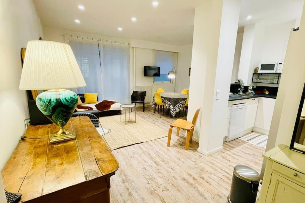 6 Pieces / 5 / Calme / Rdc Appartement *